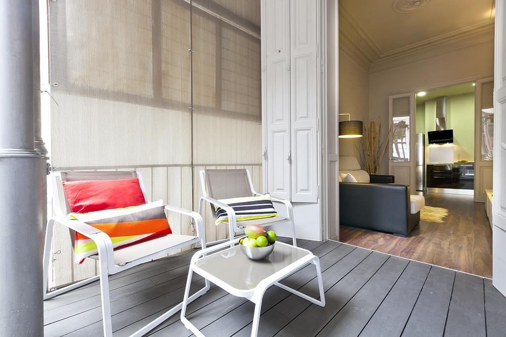 Eixample Patio Views With Amazing Terrace Apartment Barcelona Exterior foto
